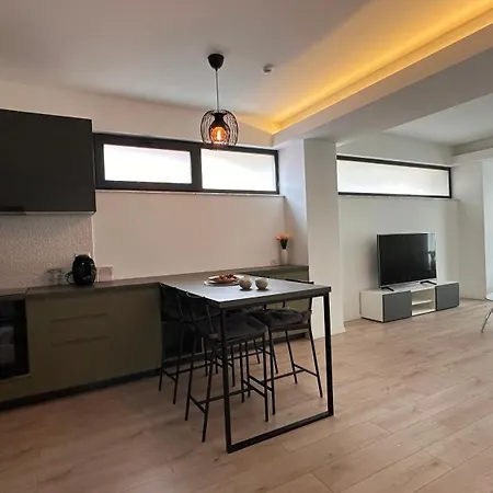 Warm 4 * Bucharest