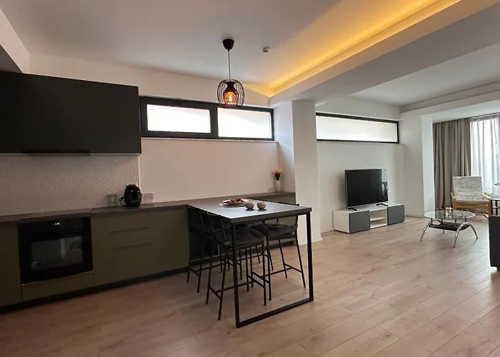 Warm 4 * Bucharest