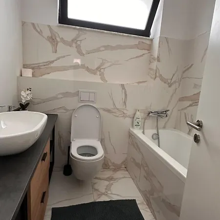 Apartment Warm 4 Bucharest
